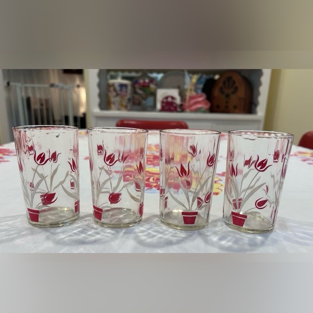 Vintage Kraft Swanky Swigs Red White Tulip Flowers Juice Glass Tumblers 4 Pc Set